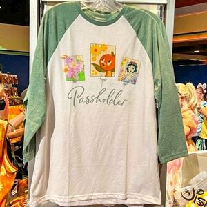 NWT Walt Disney World Epcot Passholder Raglan 2023